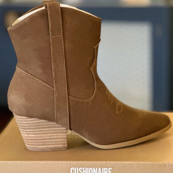 Cushionaire Women's Tan Rocky Western Stacked Heel Bootie w/stitching 9.5 NWT - Picture 4 of 13
